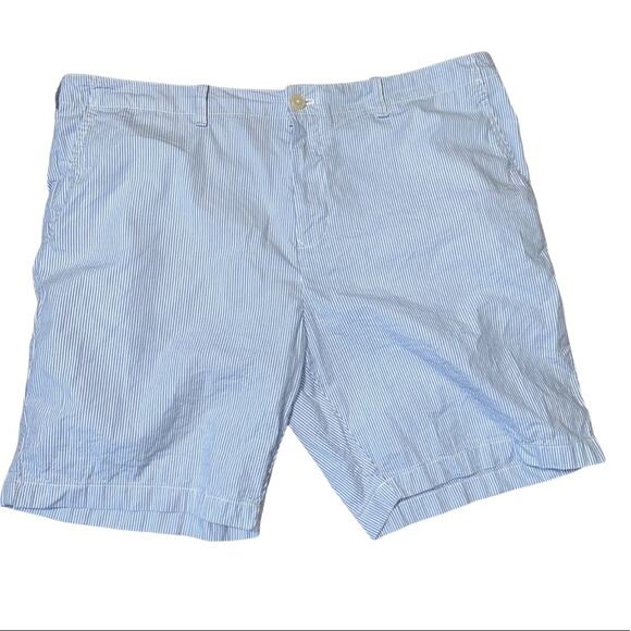 Tommy Hilfiger Seersucker striped blue and white Bermuda style shorts size 40 - Picture 1 of 6